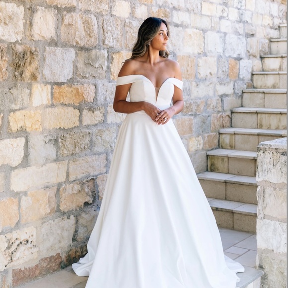 NWT Essence of Australia CLASSIC SATIN PLUS SIZE BALLGOWN OFF THE SHOULDER - Picture 1 of 16